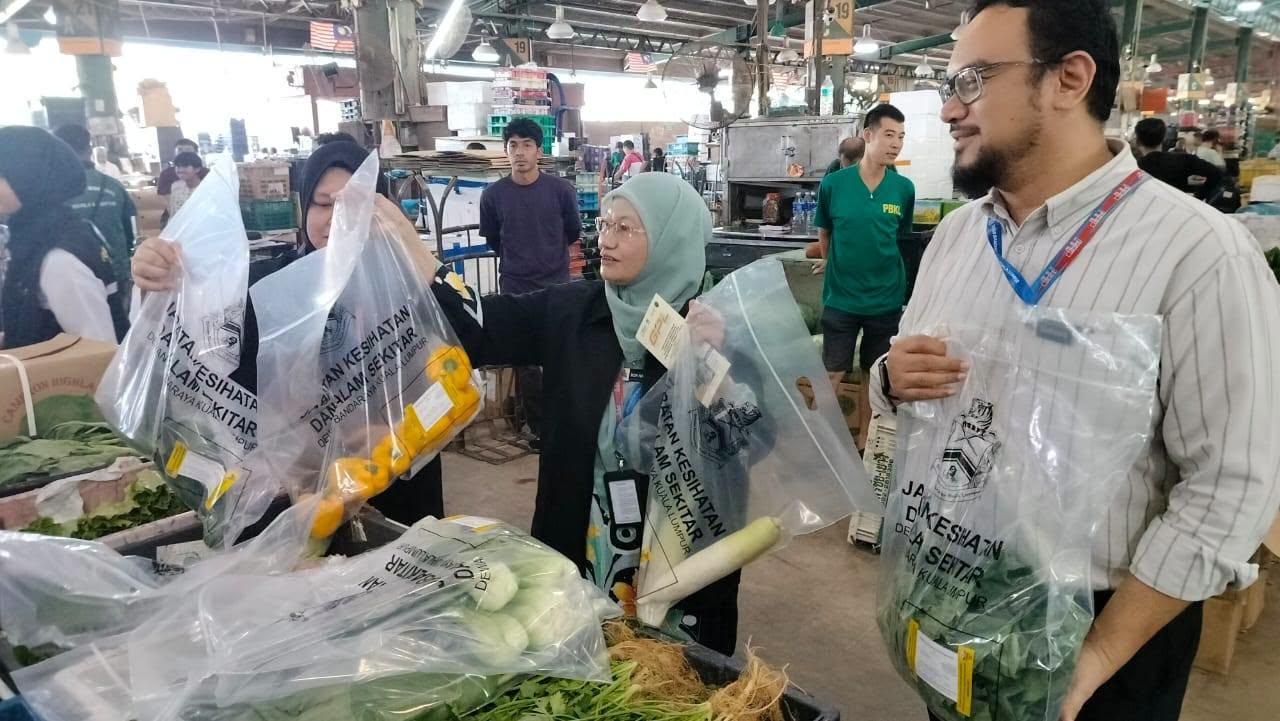 Operasi Bersepadu Penguatkuasaan Pematuhan Keselamatan Hasil Pertanian Di Pasar Borong Kuala Lumpur