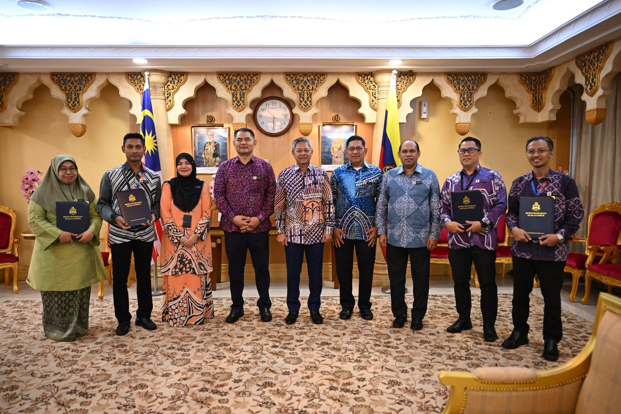 TAHNIAH ATAS KENAIKAN PANGKAT