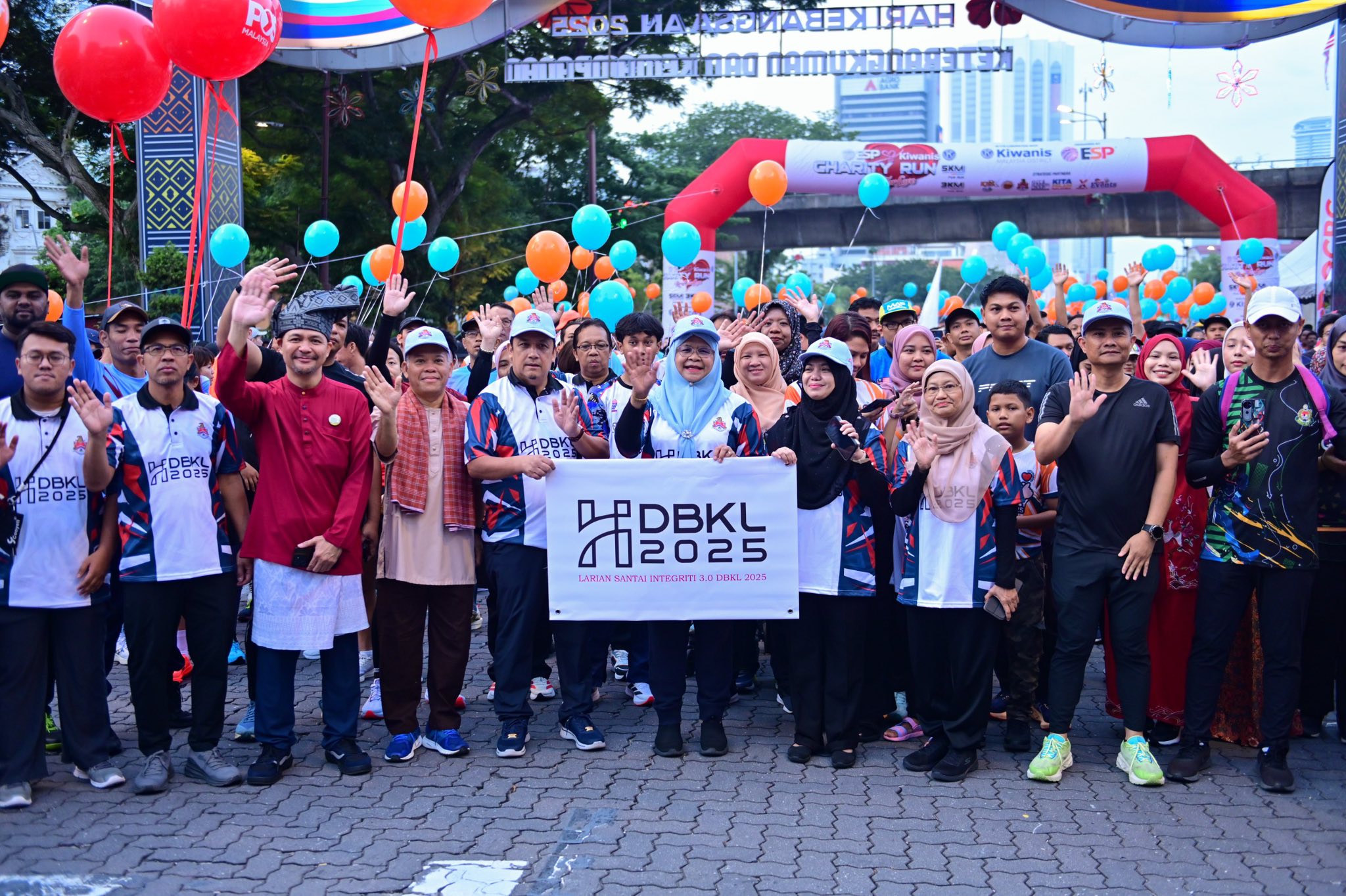 Datuk Bandar Kuala Lumpur Lepaskan Peserta Larian Santai Integriti 3.0 - September 28, 2025