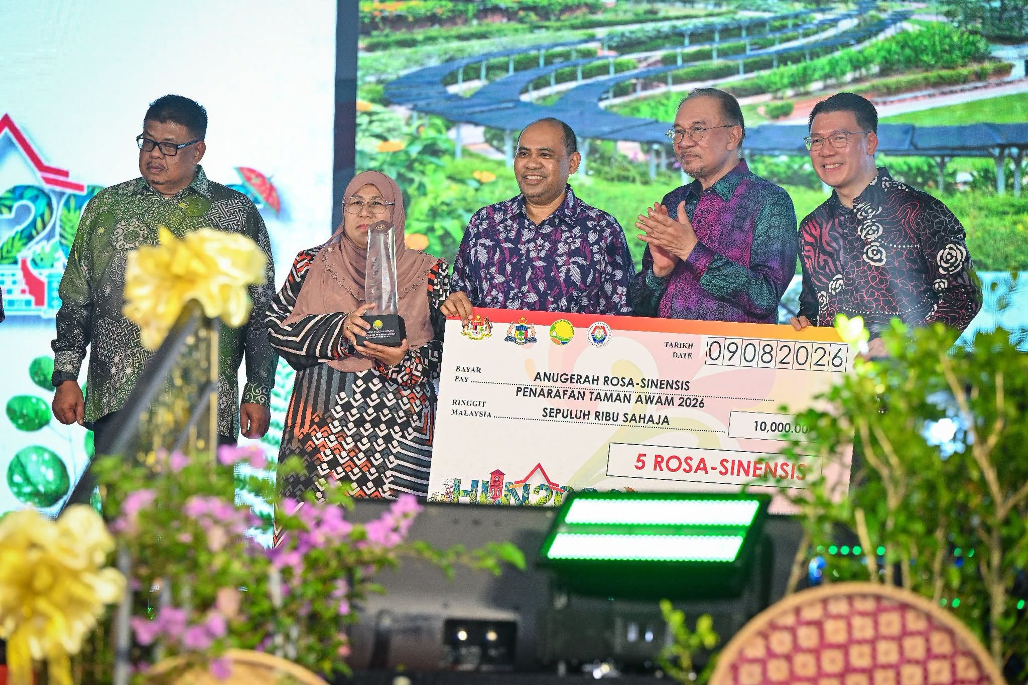 Taman Tasik Permaisuri Terima Anugerah Rosa-Sinensis 2026