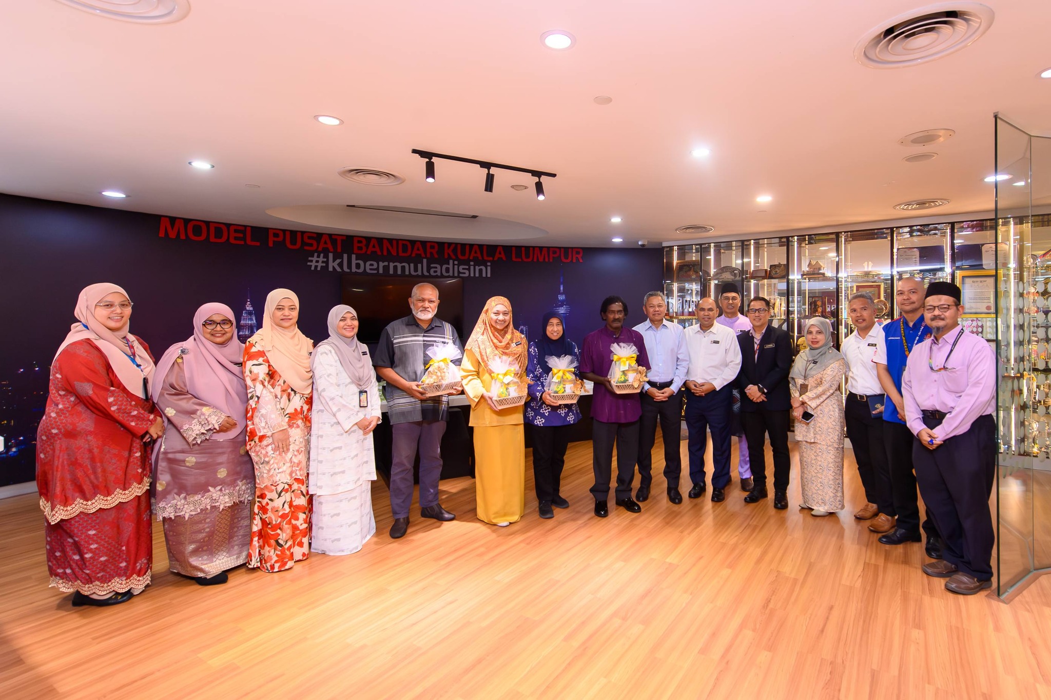 Majlis Clock Out Pegawai Dan Kakitangan Yang Akan Bersara Bil 2/2026 - March 18, 2026