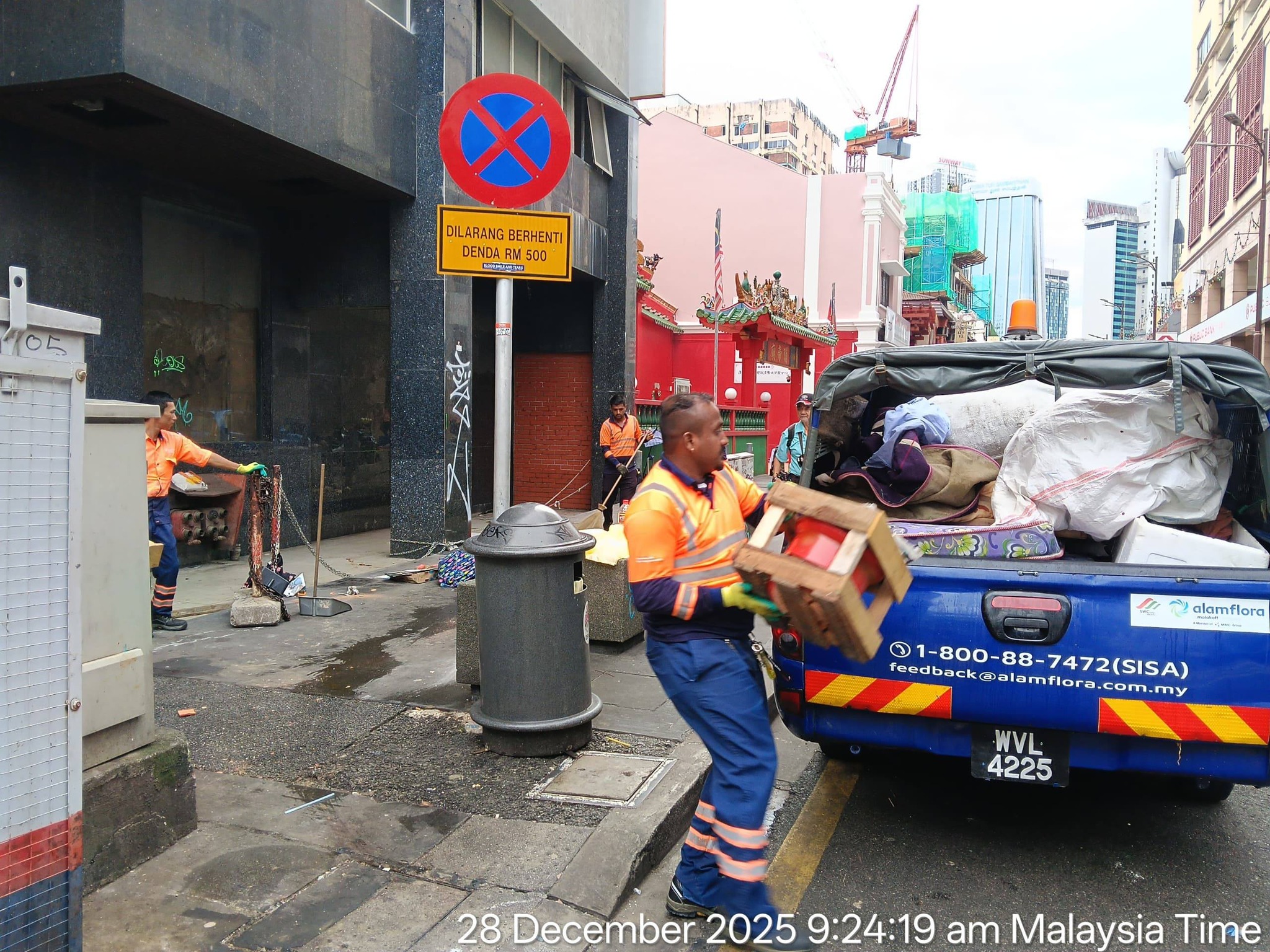 Kerja Pembersihan Di Sekitar Bukit Bintang - December 28, 2025